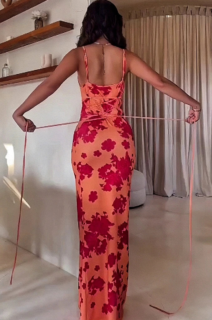 Wholesale of sexy backless lace-up and printed halter dresses for women in summer 2025